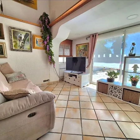 La Bergerie, Maison T3 Avec Piscine Hébergement de vacances
