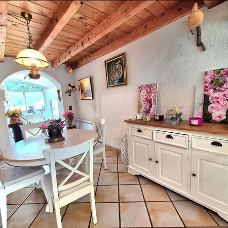 Hébergement de vacances La Bergerie, Maison T3 Avec Piscine Sanary-sur-Mer