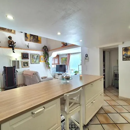 Hébergement de vacances La Bergerie, Maison T3 Avec Piscine